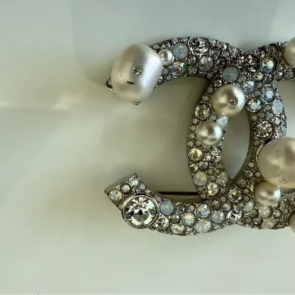 CHANEL women brooch with natural pearls Authentic Retail 2100$